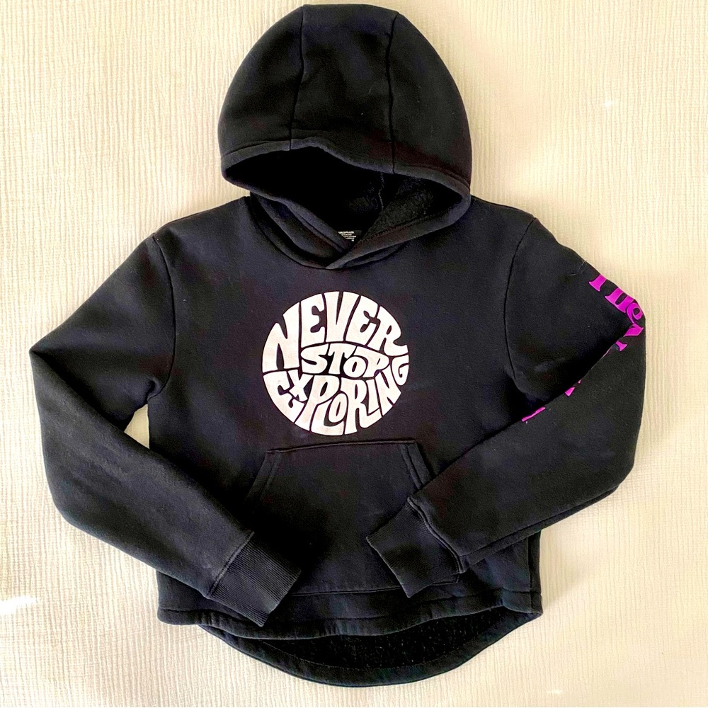 The North Face • Girls’ Camp Fleece Pullover Hoodie, Size M, Black